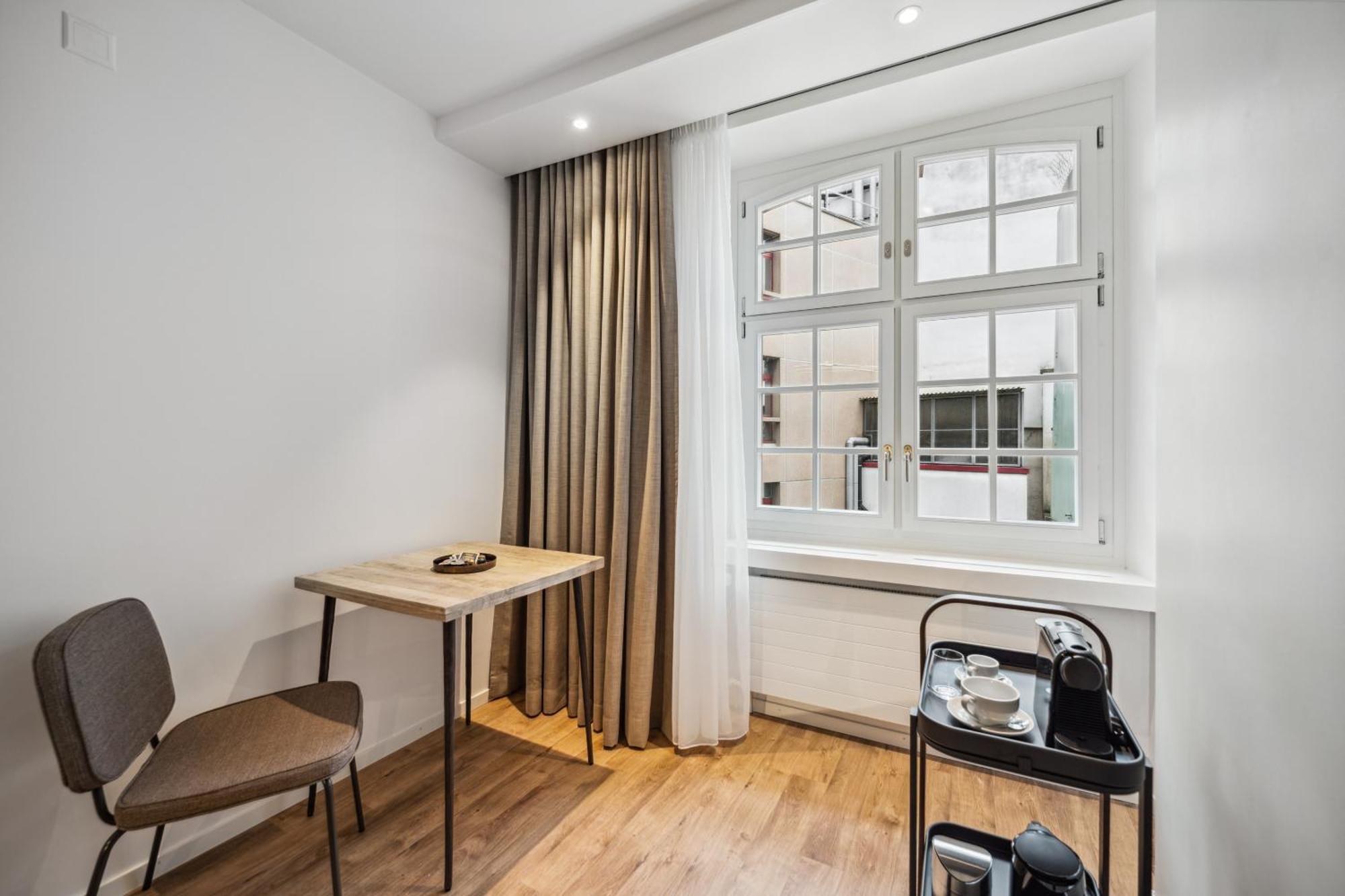 Limehome Basel Muenzgasse Bilik gambar