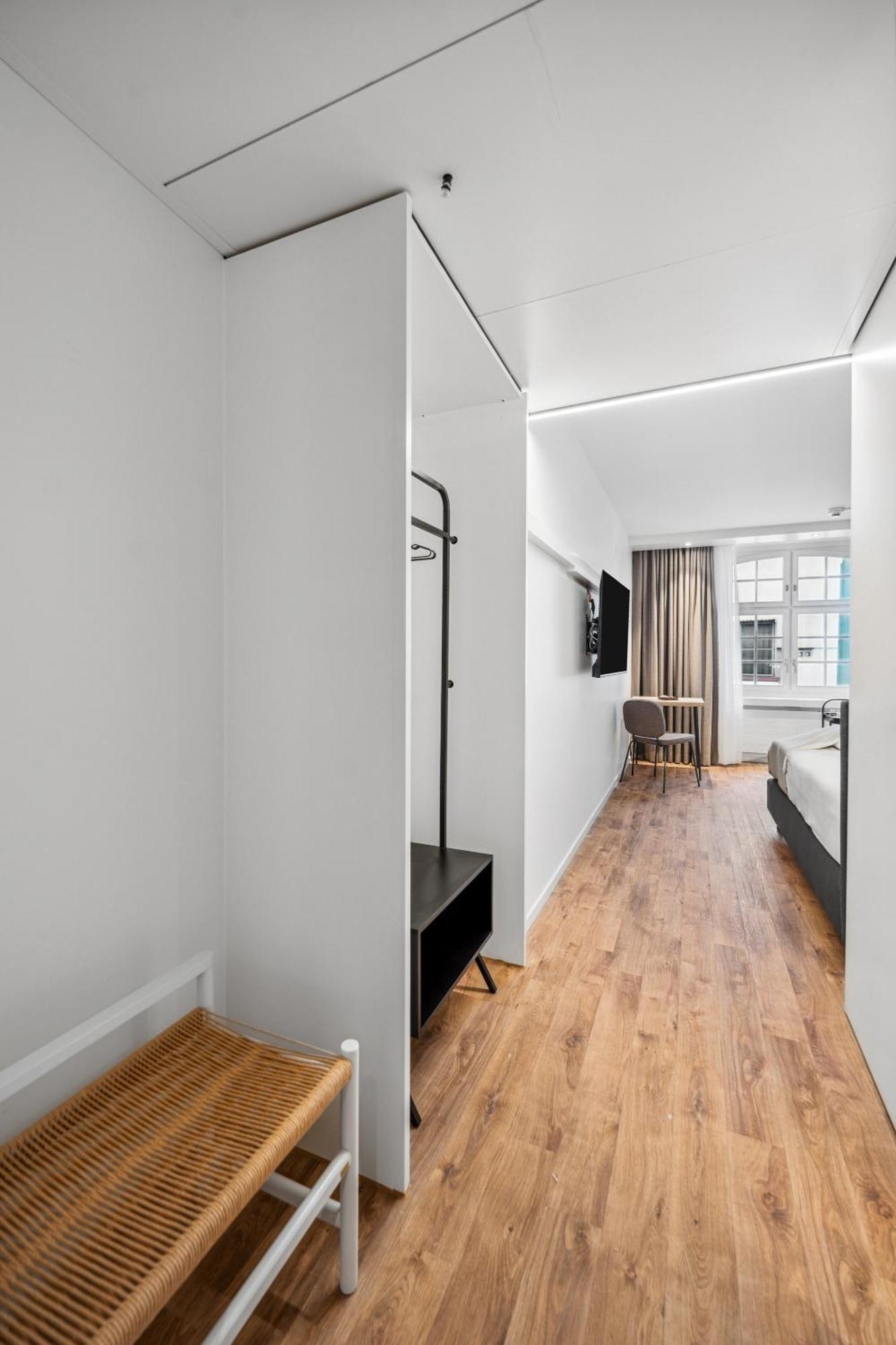 Limehome Basel Muenzgasse Bilik gambar